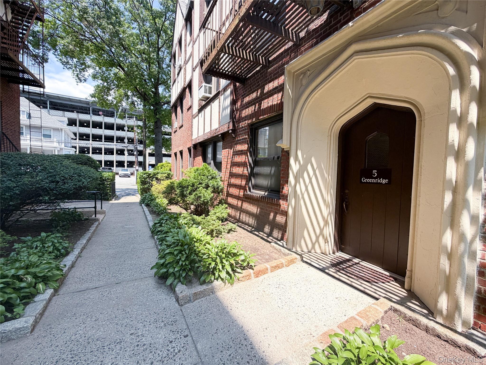 5 Greenridge Avenue B4 Property Photo 4