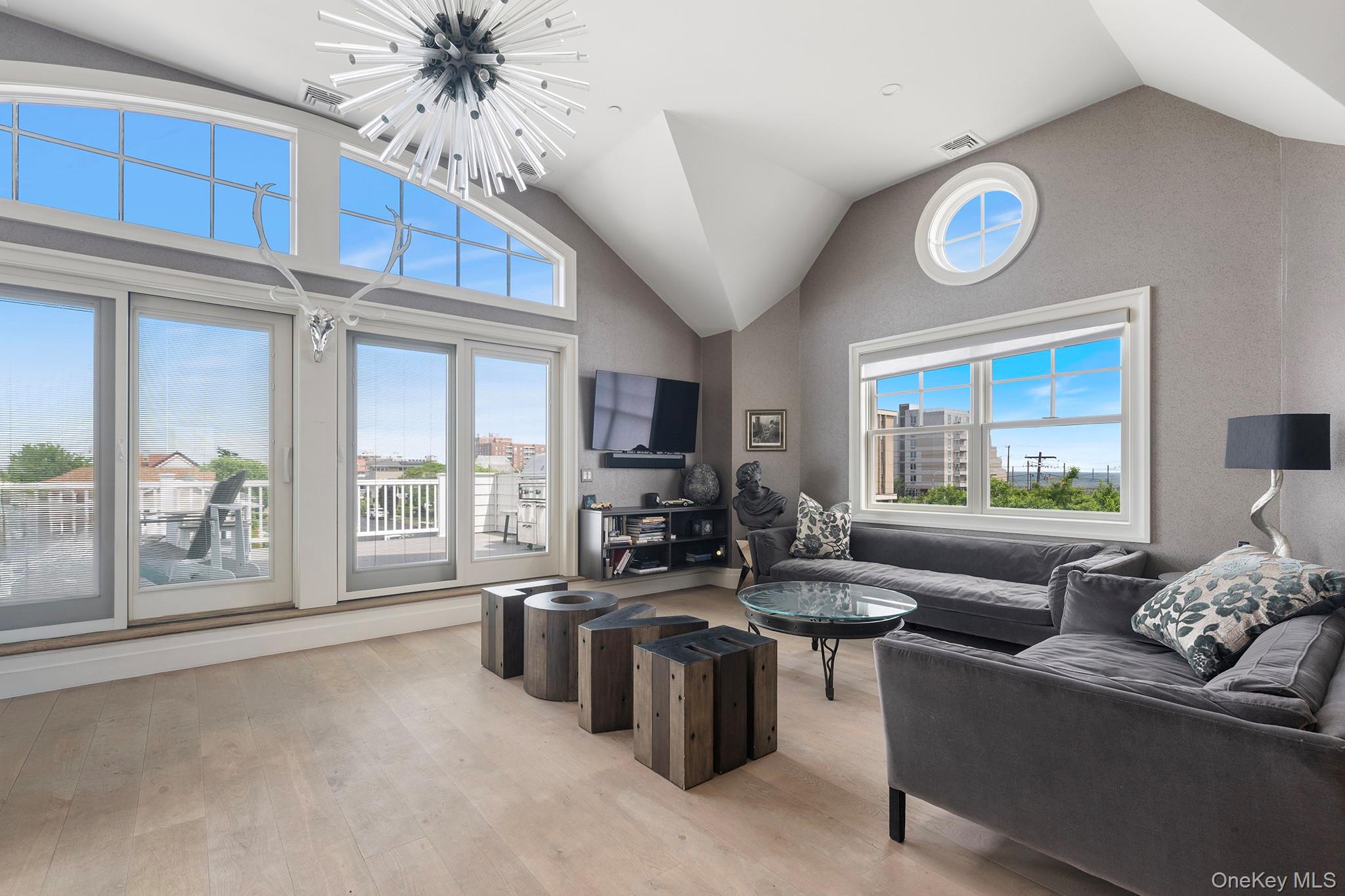 157 Washington Boulevard Property Photo 26