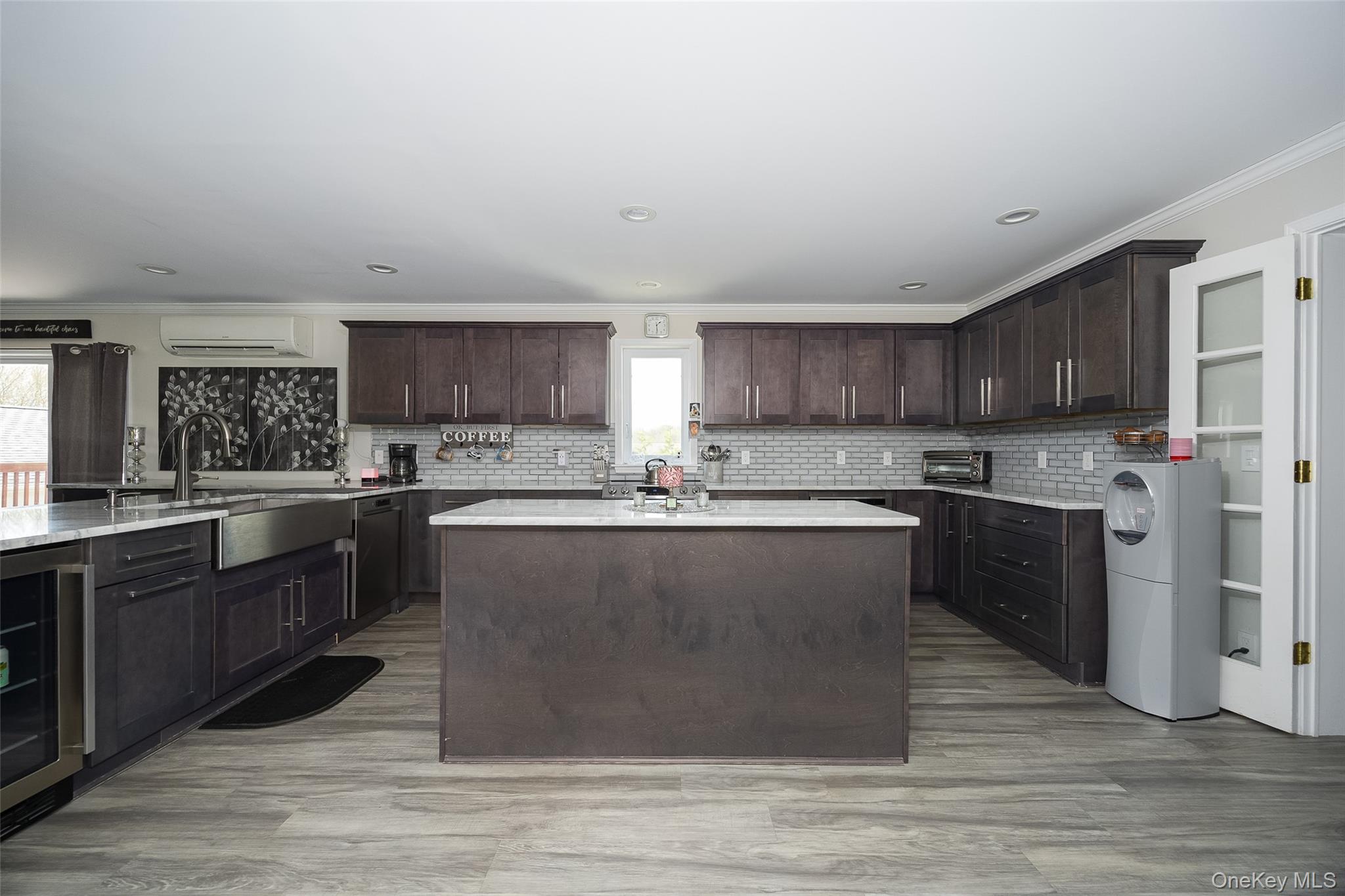 41 Martin Drive Property Photo 6