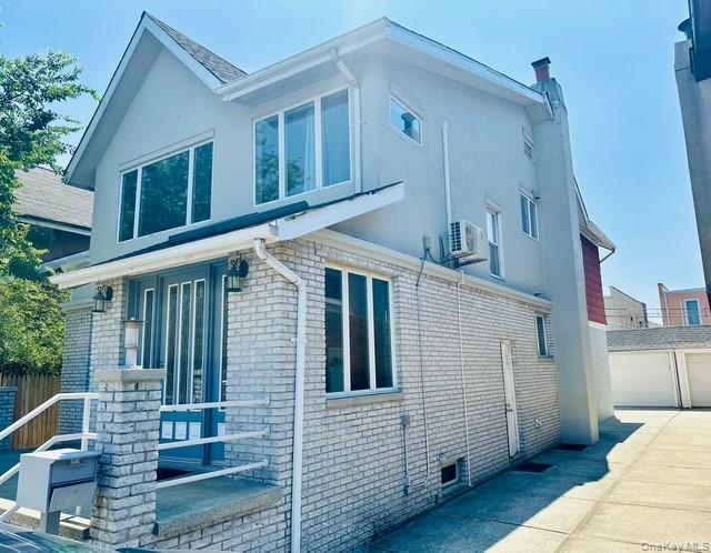 2138 68th Street Property Photo 2