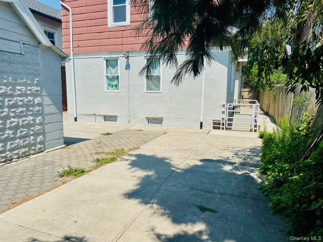 2138 68th Street Property Photo 5