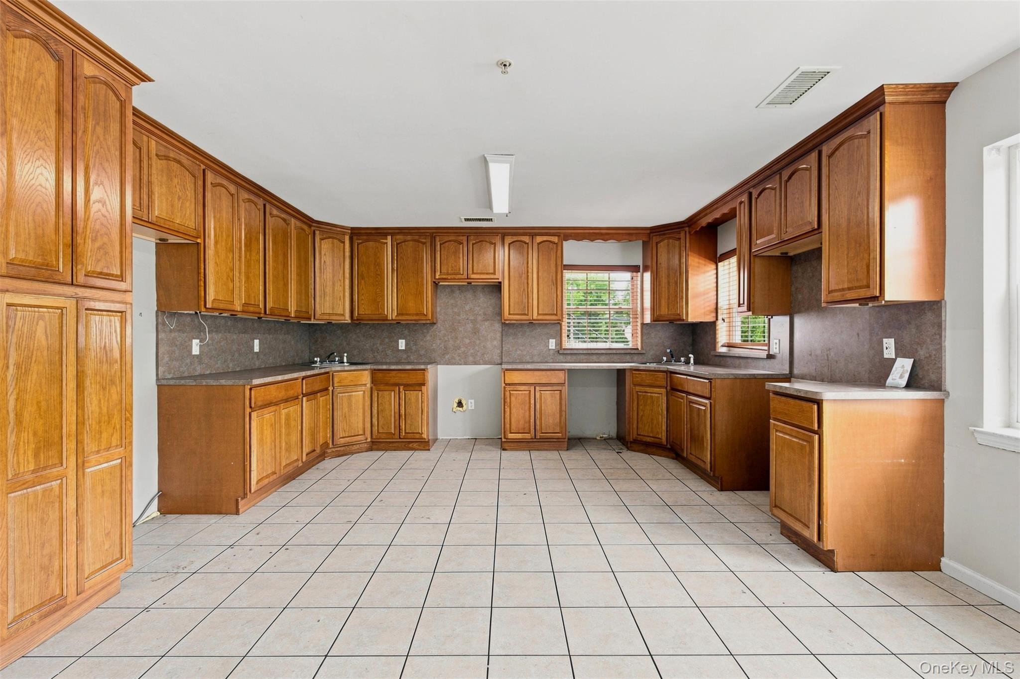7 Elm Street 112 Property Photo 5