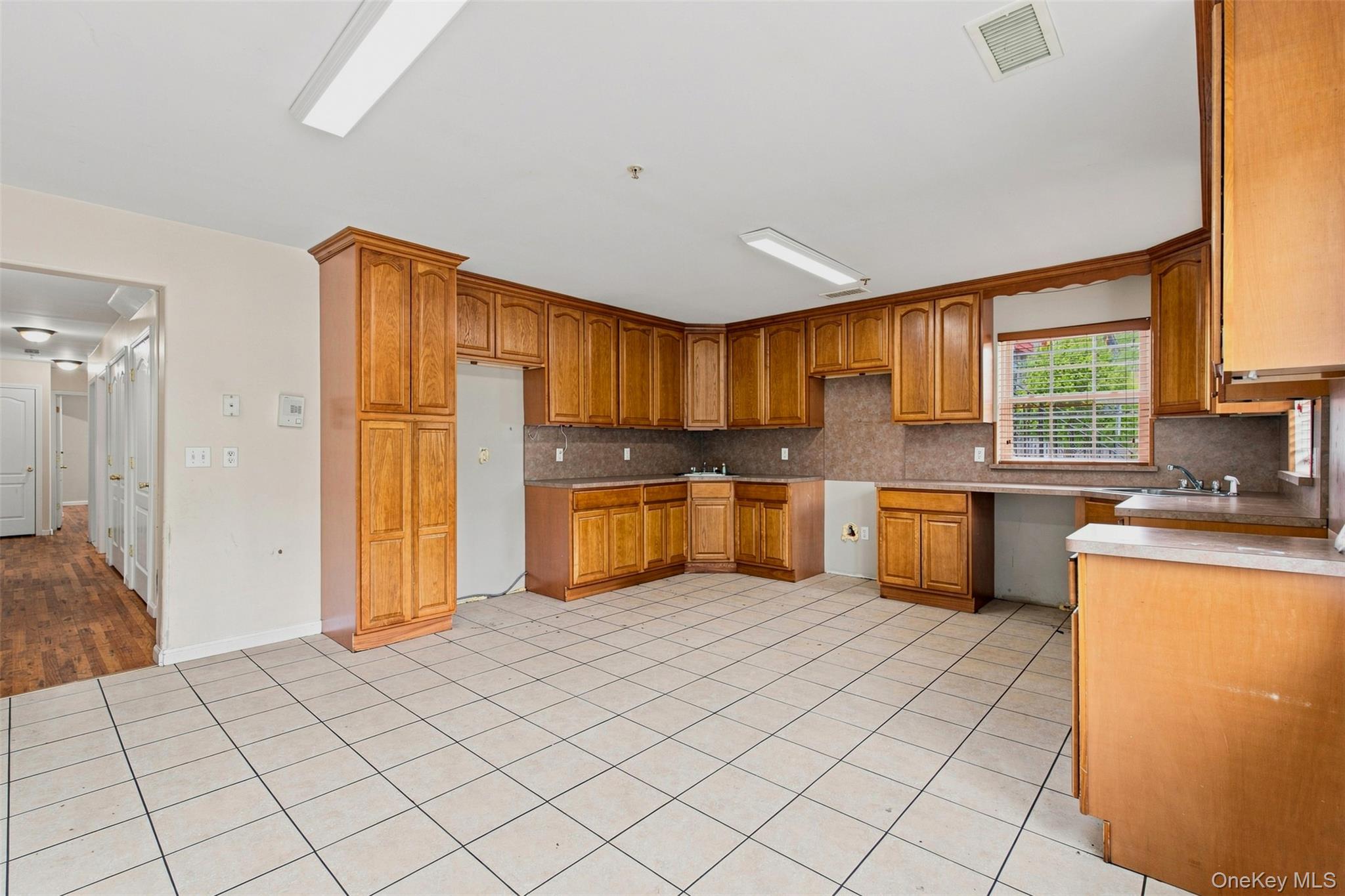 7 Elm Street 112 Property Photo 6