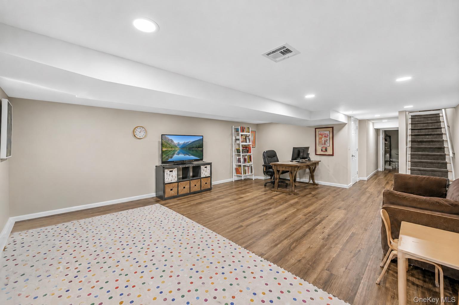 2 Pine Street Property Photo 26