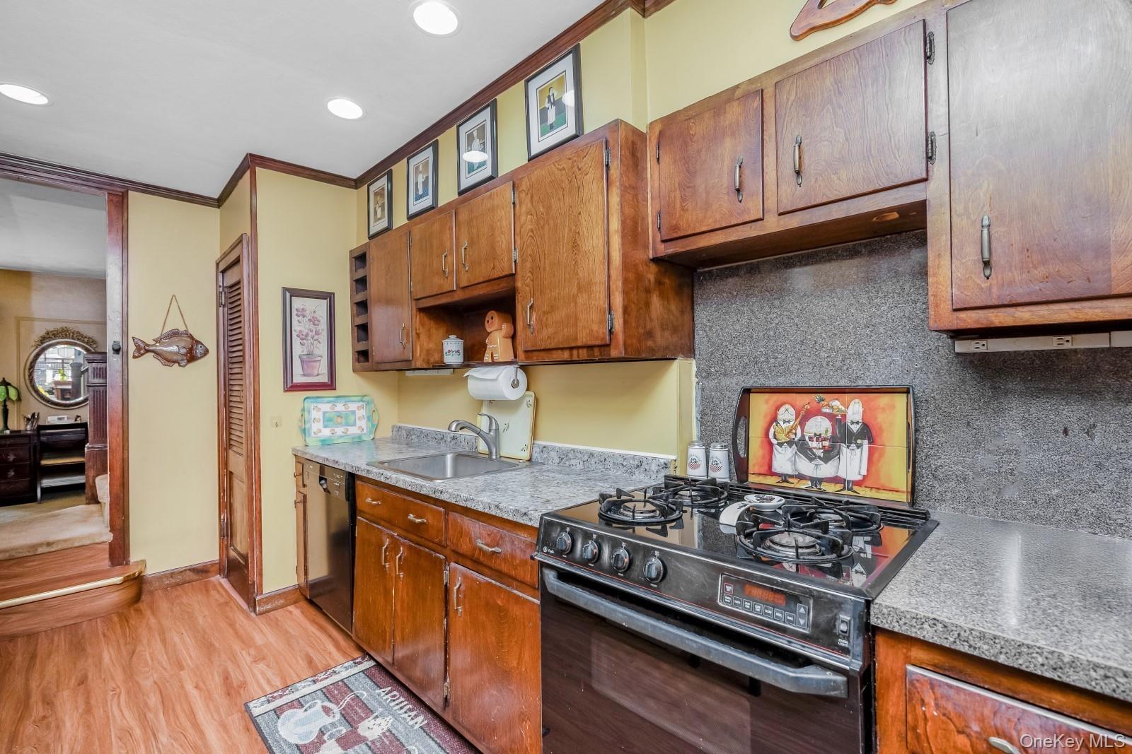 65-30 78th Street Property Photo 12