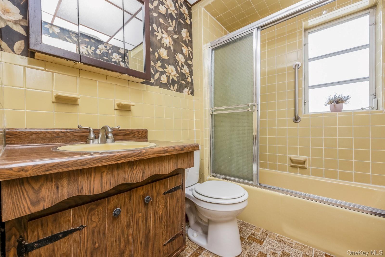 65-30 78th Street Property Photo 19