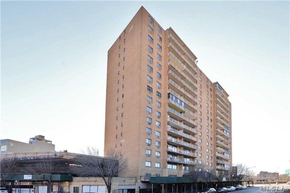 92-29 Queens Boulevard 16h Property Photo 3