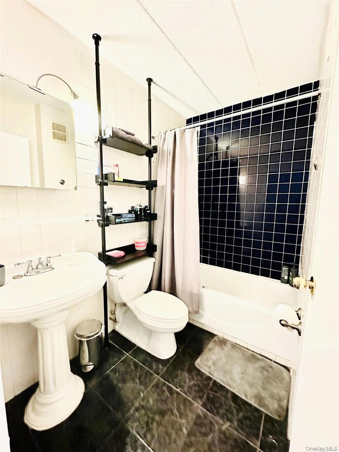 92-29 Queens Boulevard 16h Property Photo 8