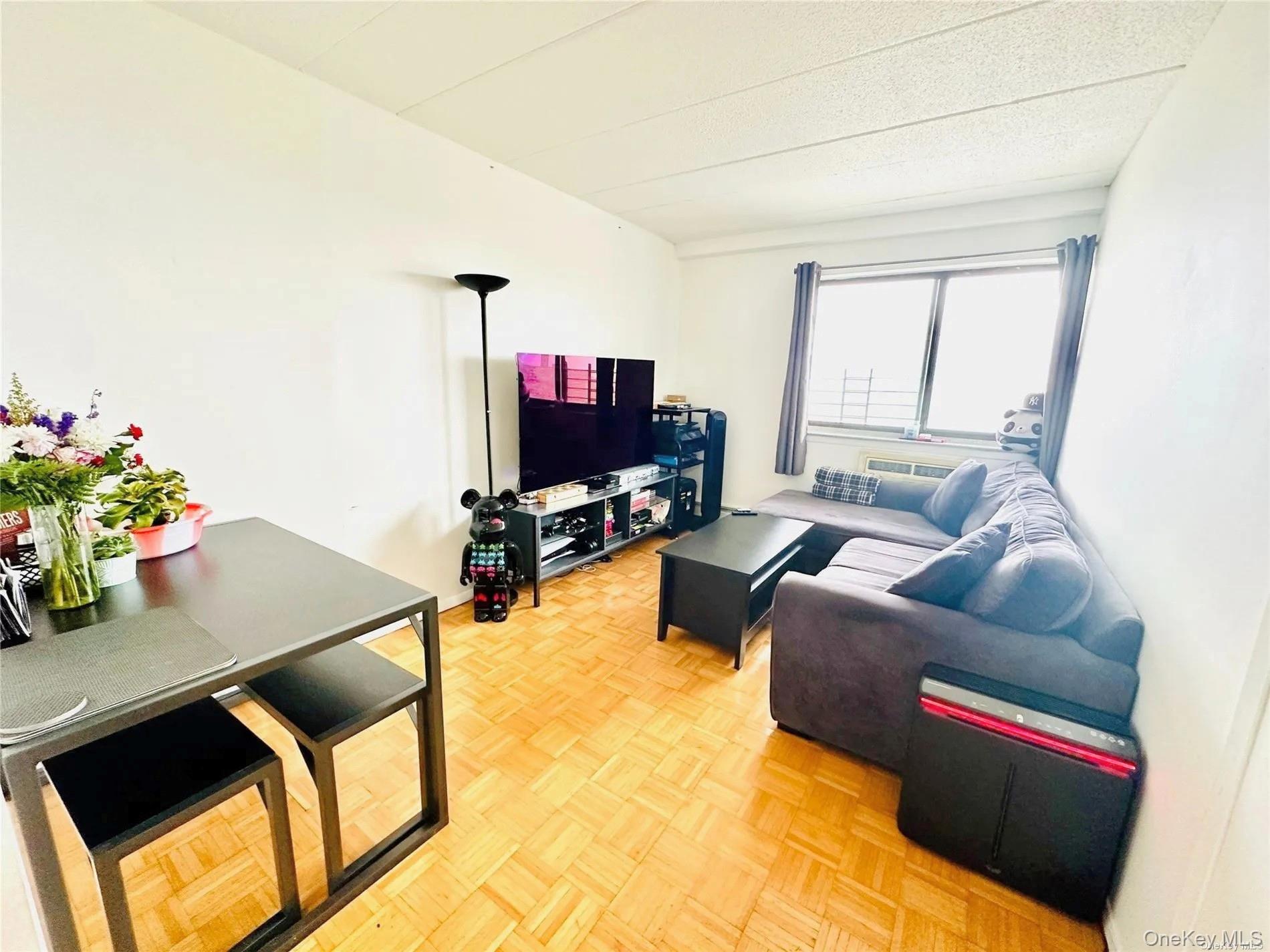 92-29 Queens Boulevard 16h Property Photo 10