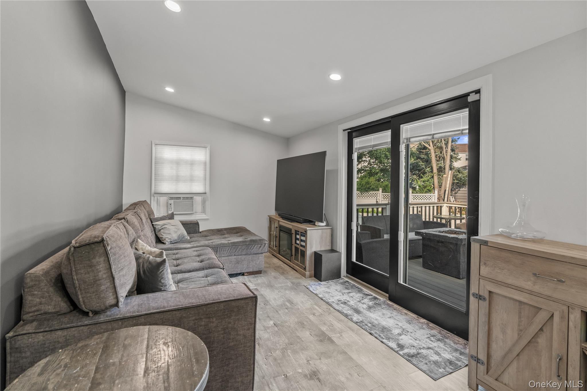 2 Meadow Lane Property Photo 16