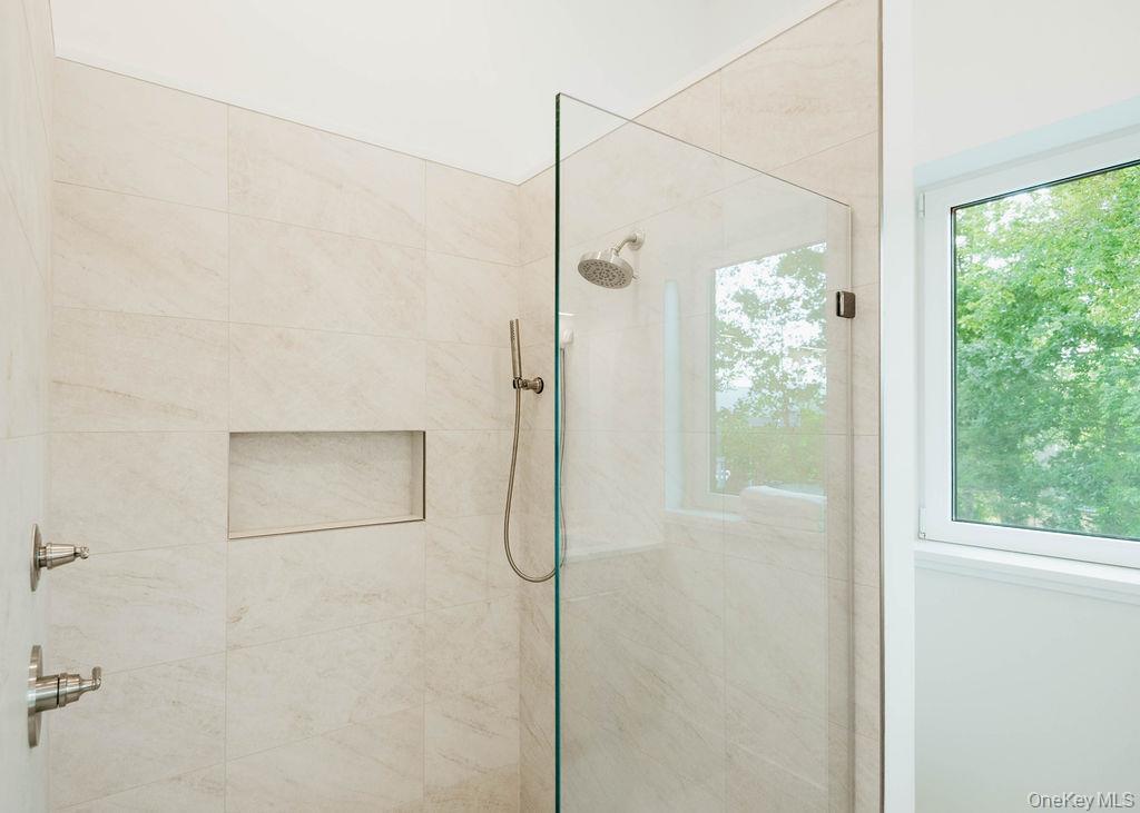 10 A Cooper Street Property Photo 23