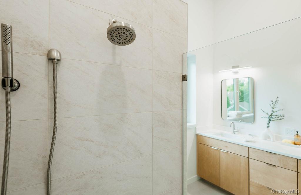 10 A Cooper Street Property Photo 24