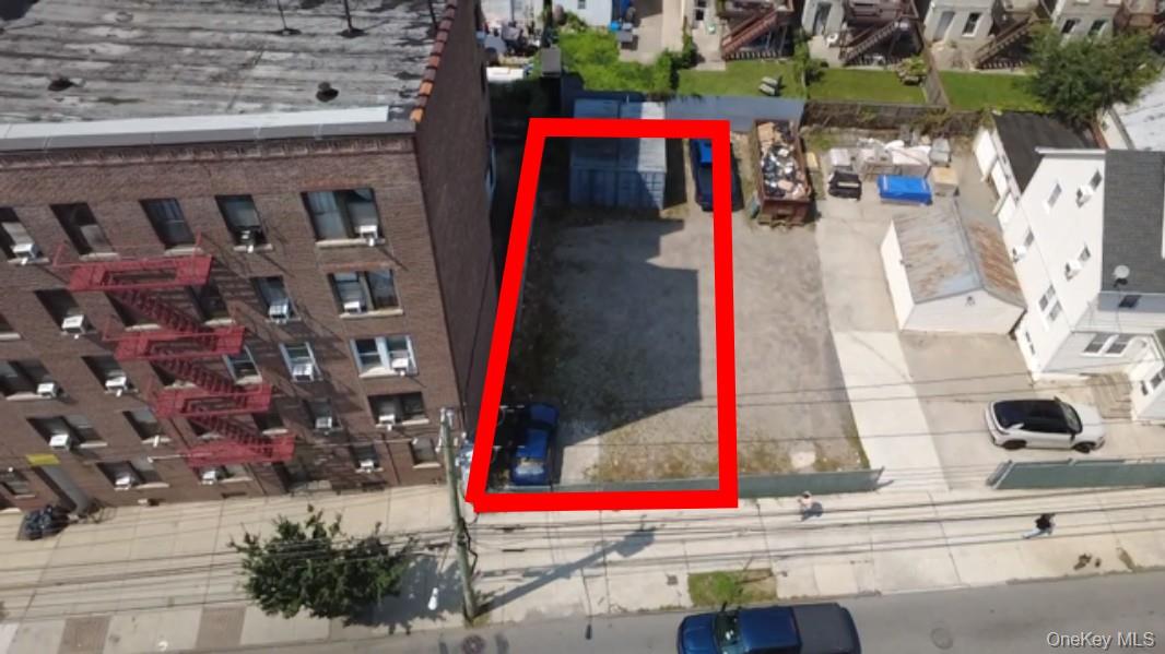 127 E 233rd Street Property Photo 1