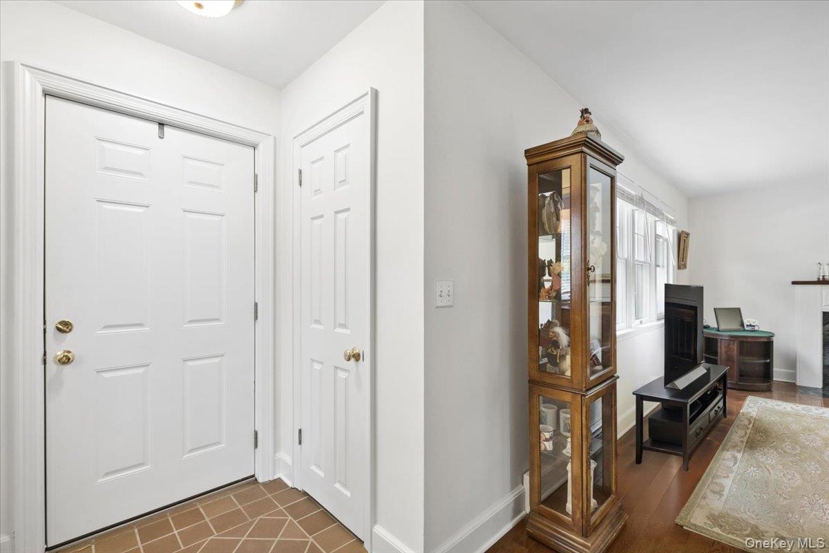 651 Secor Road Property Photo 6