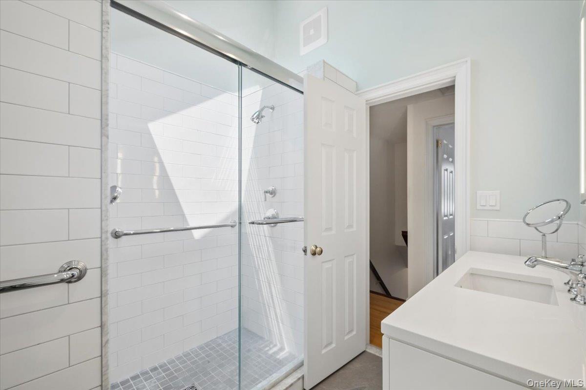 651 Secor Road Property Photo 28