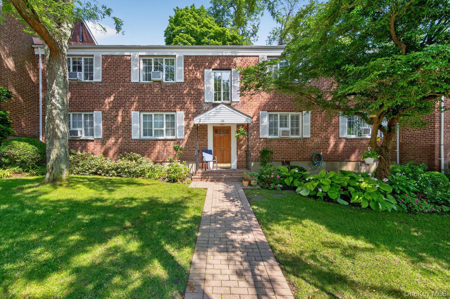 35 Nathan Hale Drive 25b Property Photo 1