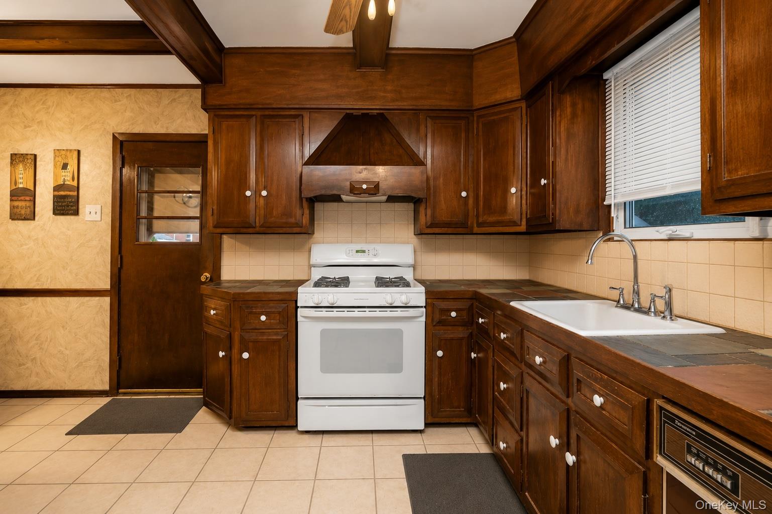 29 Jackson Road Property Photo 6