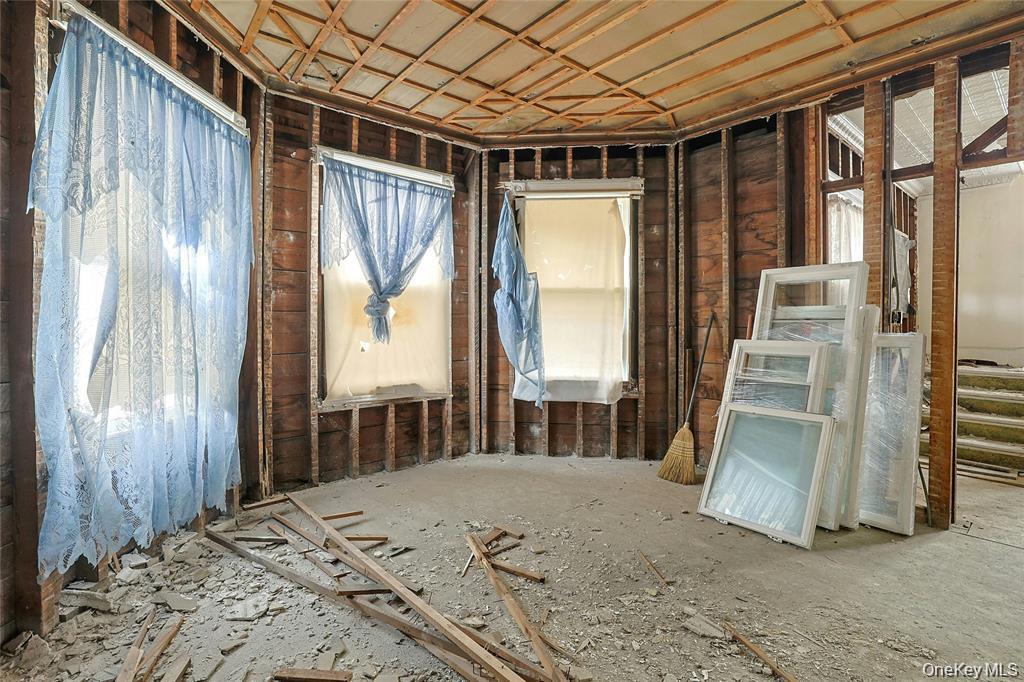25 E Broome Street Property Photo 16