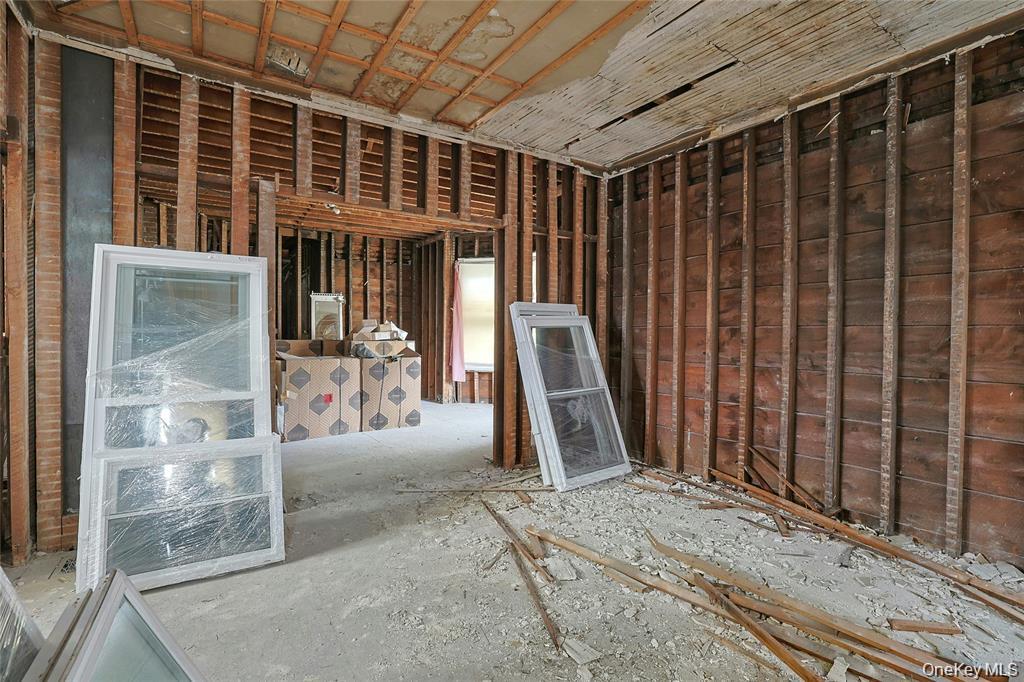 25 E Broome Street Property Photo 17