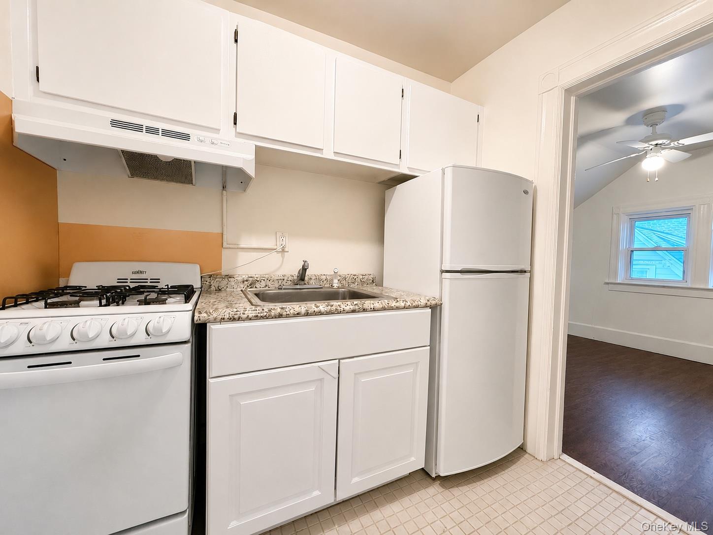 66 N Broadway 8 Property Photo 4
