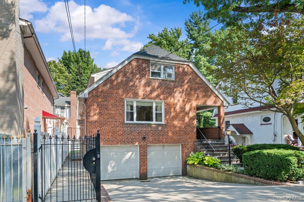3132 Fairfield Avenue Property Photo 1