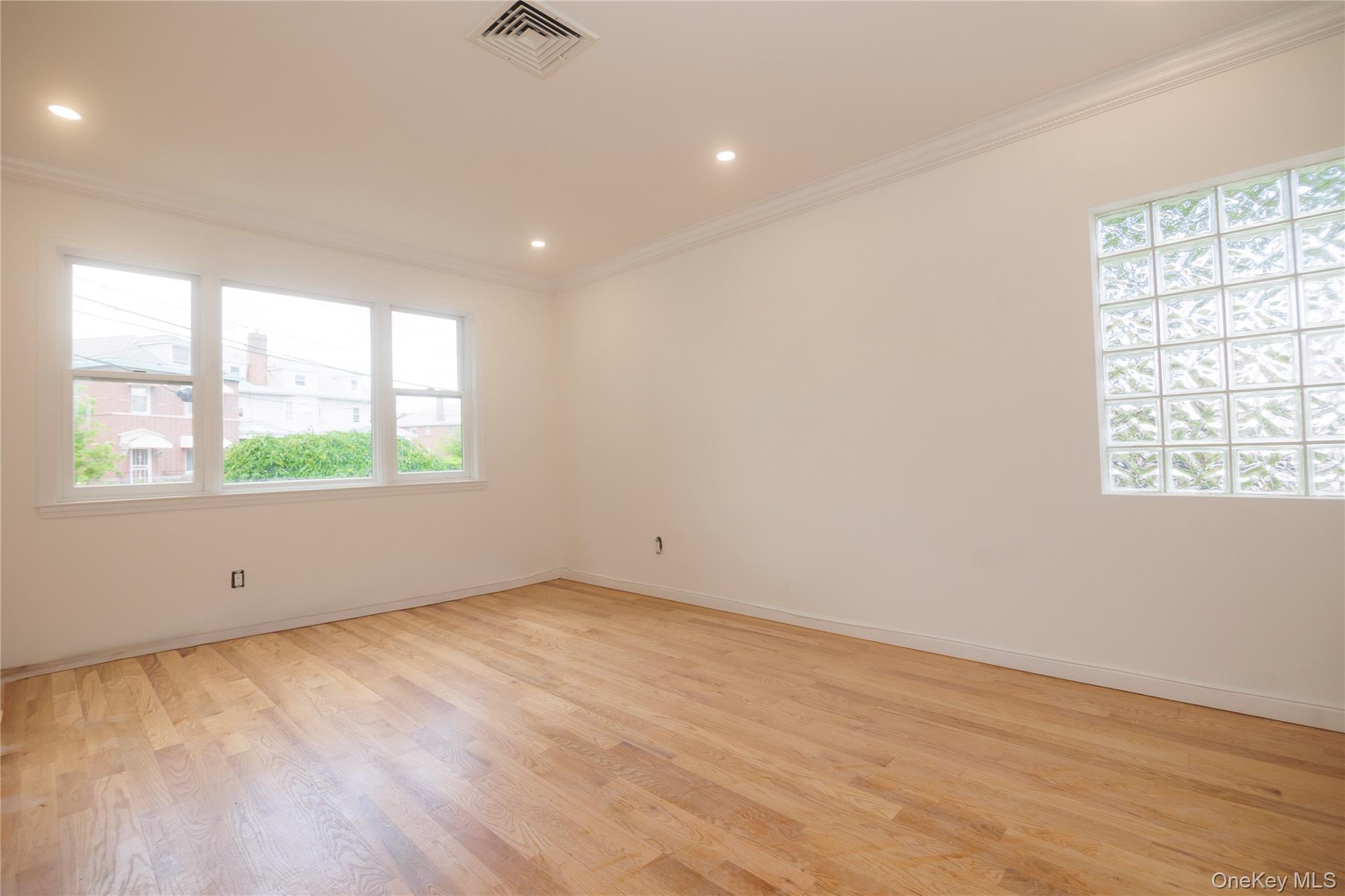 1340 Siegfried Place Property Photo 5