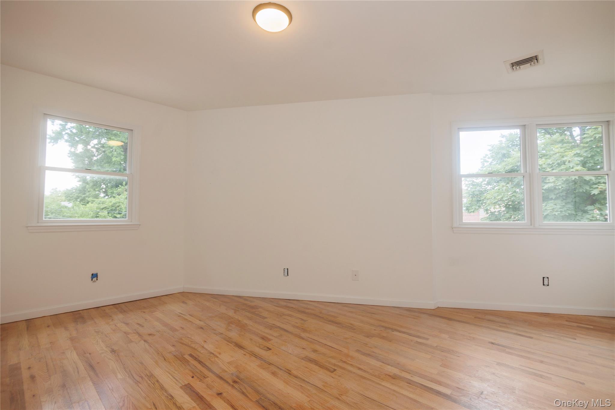 1340 Siegfried Place Property Photo 7