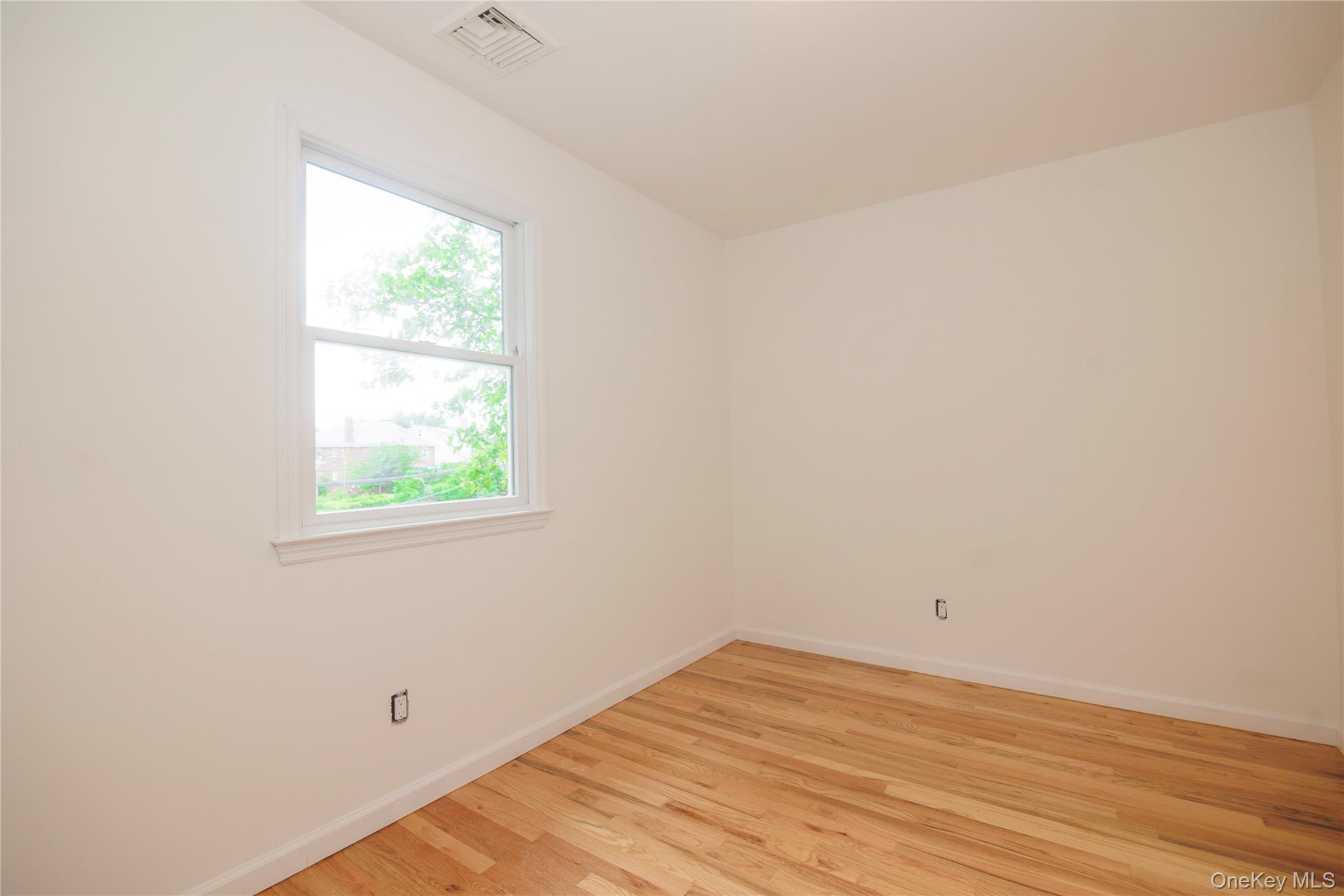 1340 Siegfried Place Property Photo 9