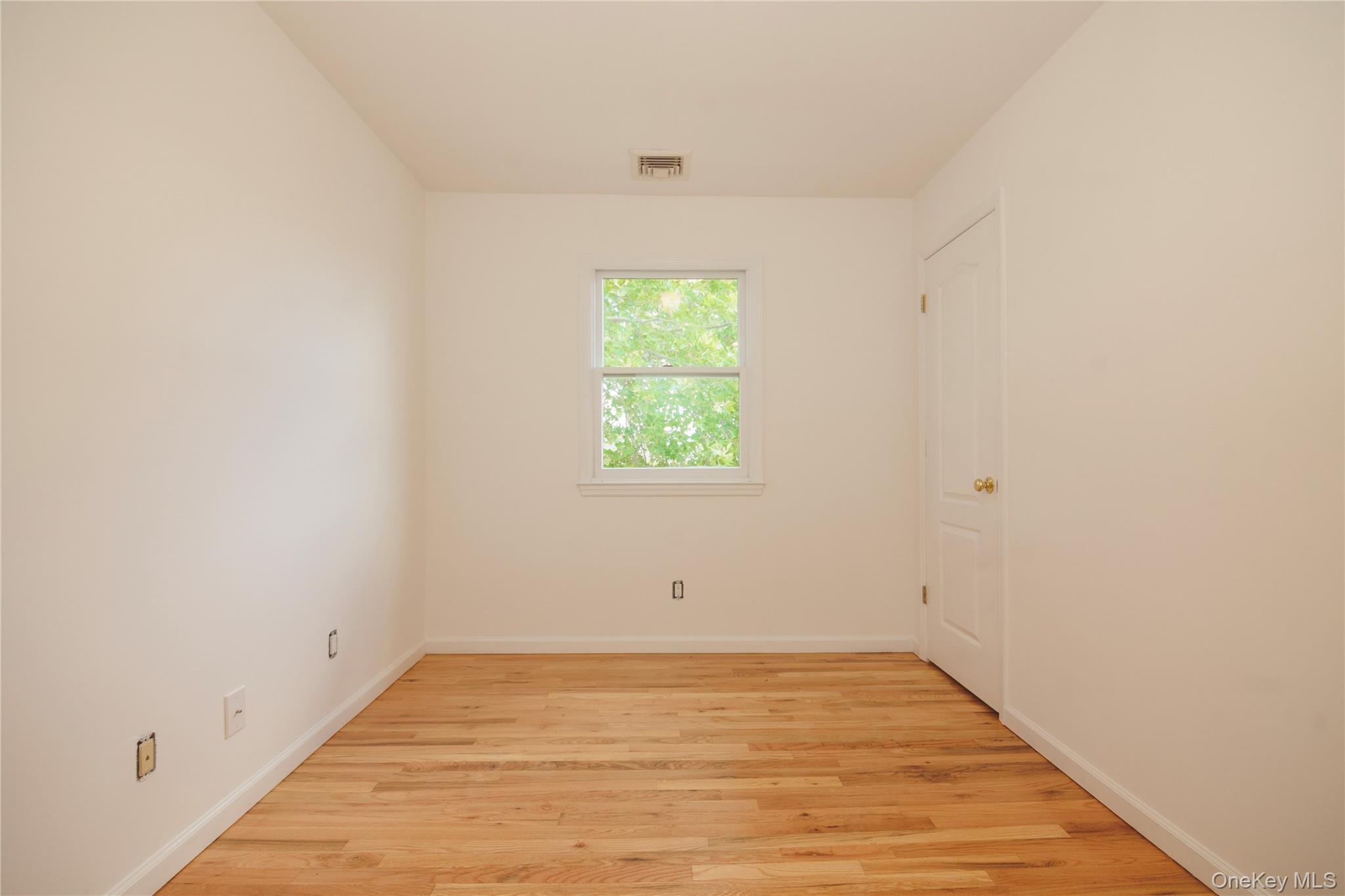 1340 Siegfried Place Property Photo 10