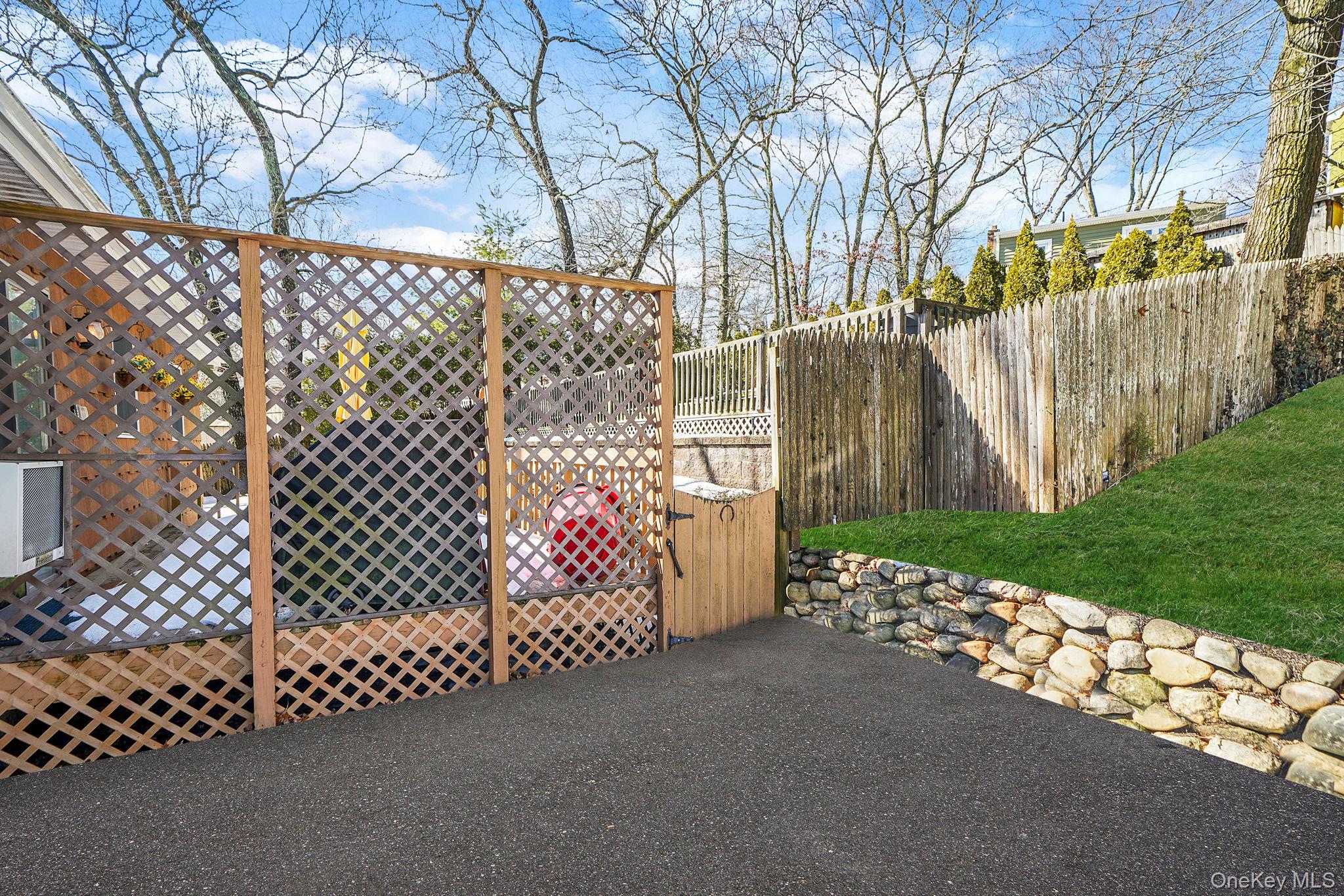 6 Hillside Road Property Photo 28