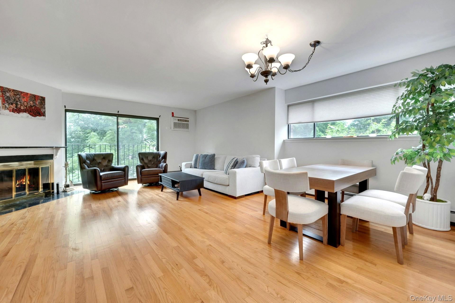 492 N Broadway 10 Property Photo 10