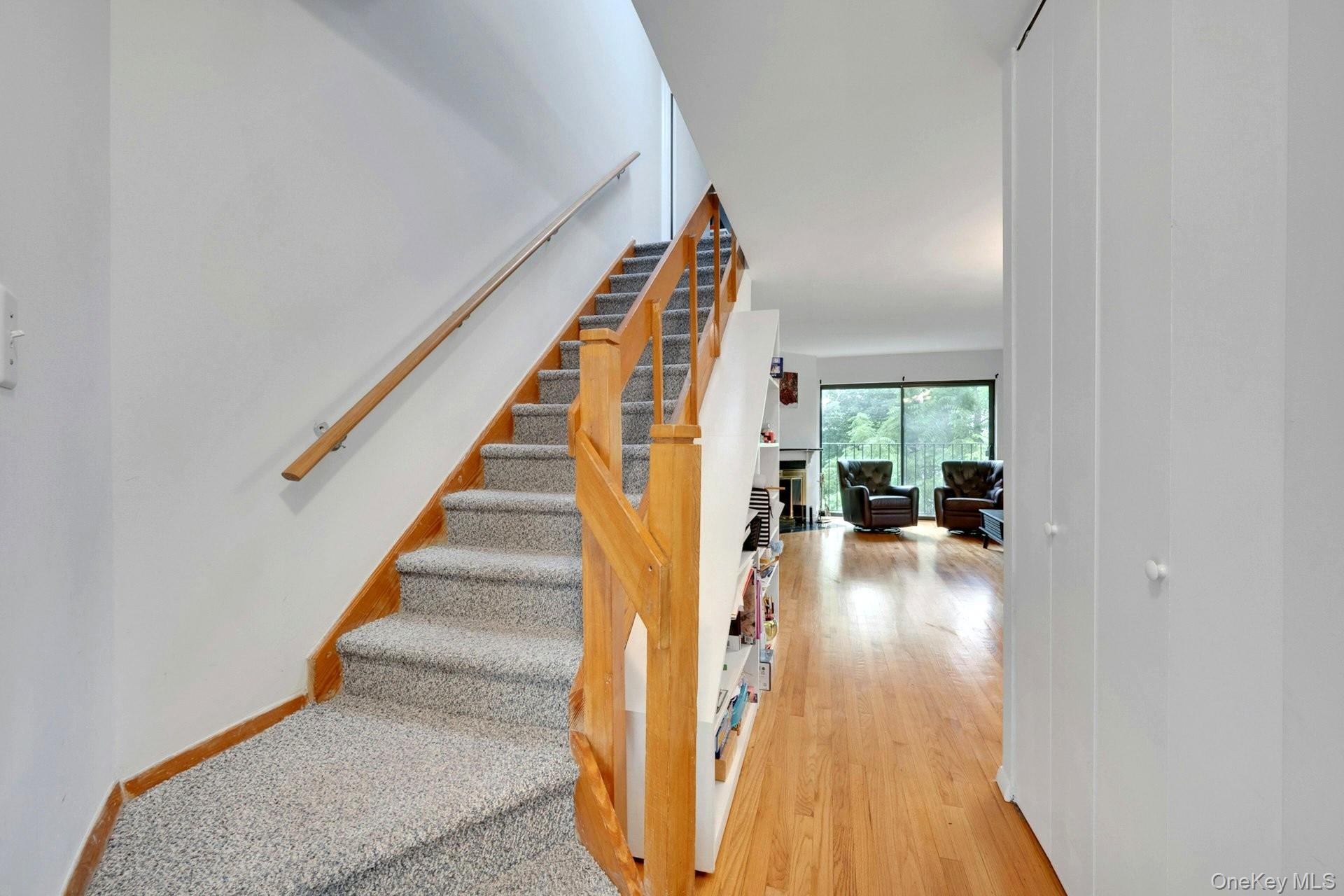 492 N Broadway 10 Property Photo 15