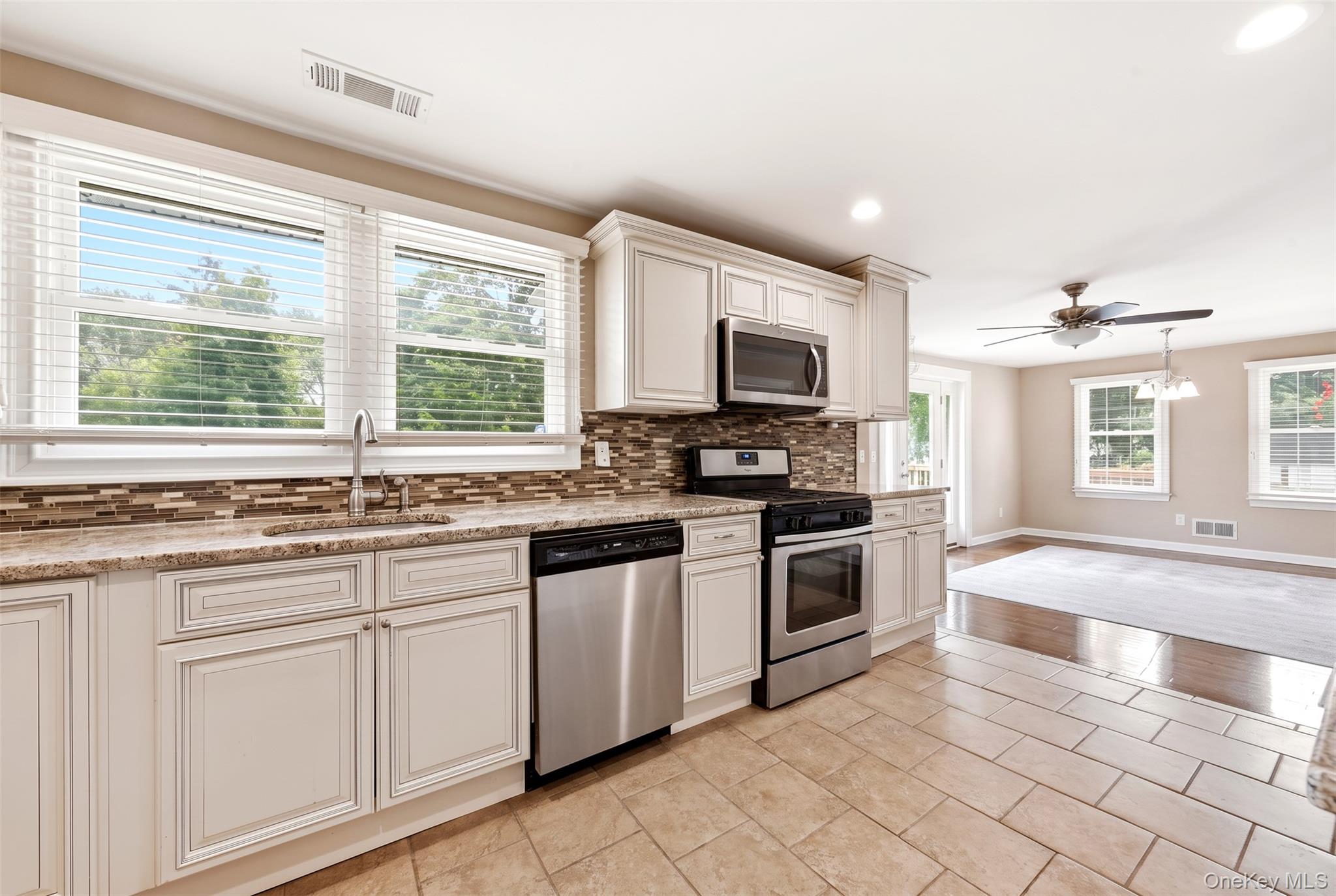 414 Potter Boulevard Property Photo 28