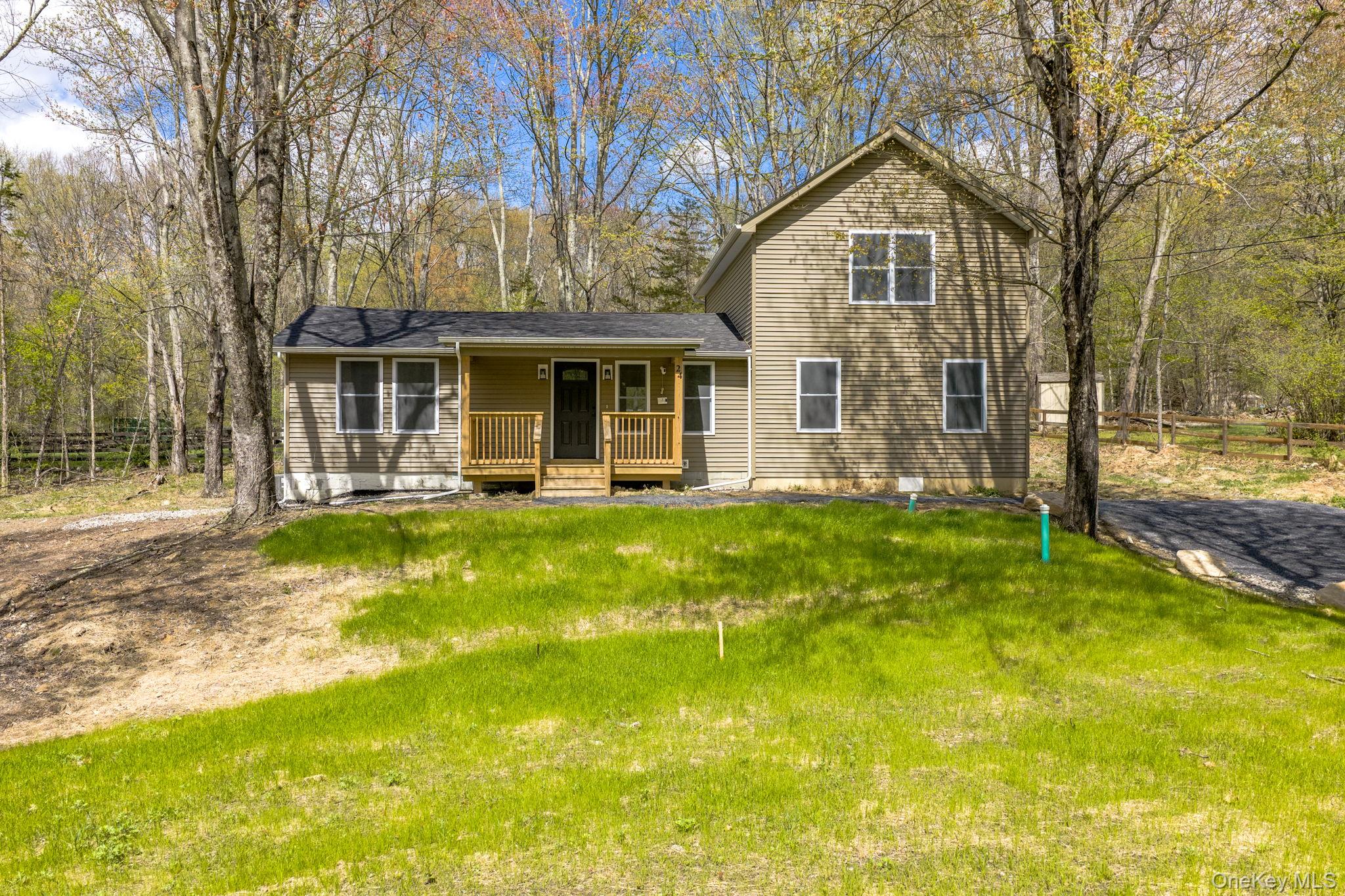 24 Farmingdale Lane Property Photo 1