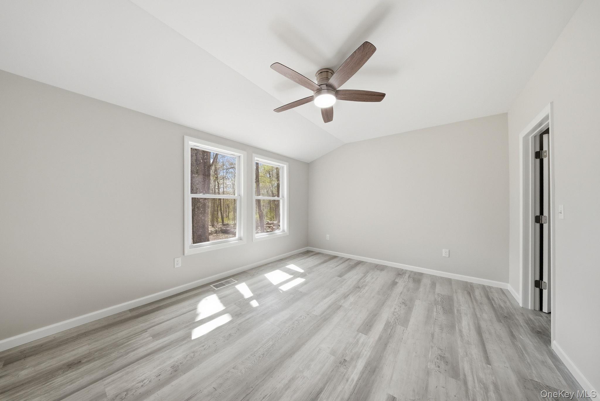 24 Farmingdale Lane Property Photo 12