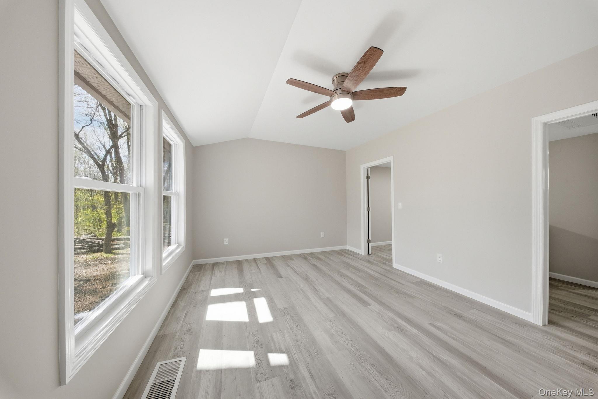 24 Farmingdale Lane Property Photo 13