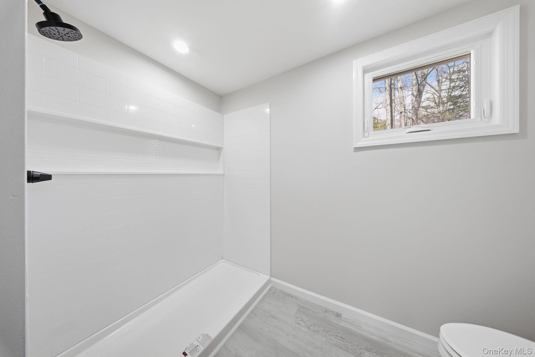 24 Farmingdale Lane Property Photo 15