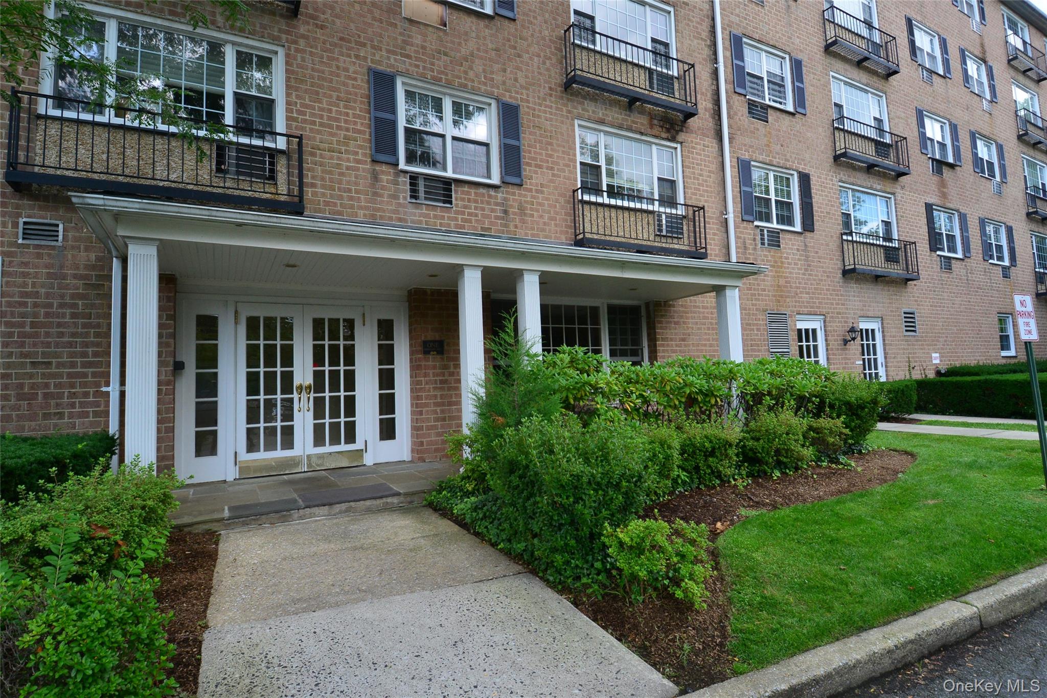 1 Consulate Drive 3K Property Photo 1
