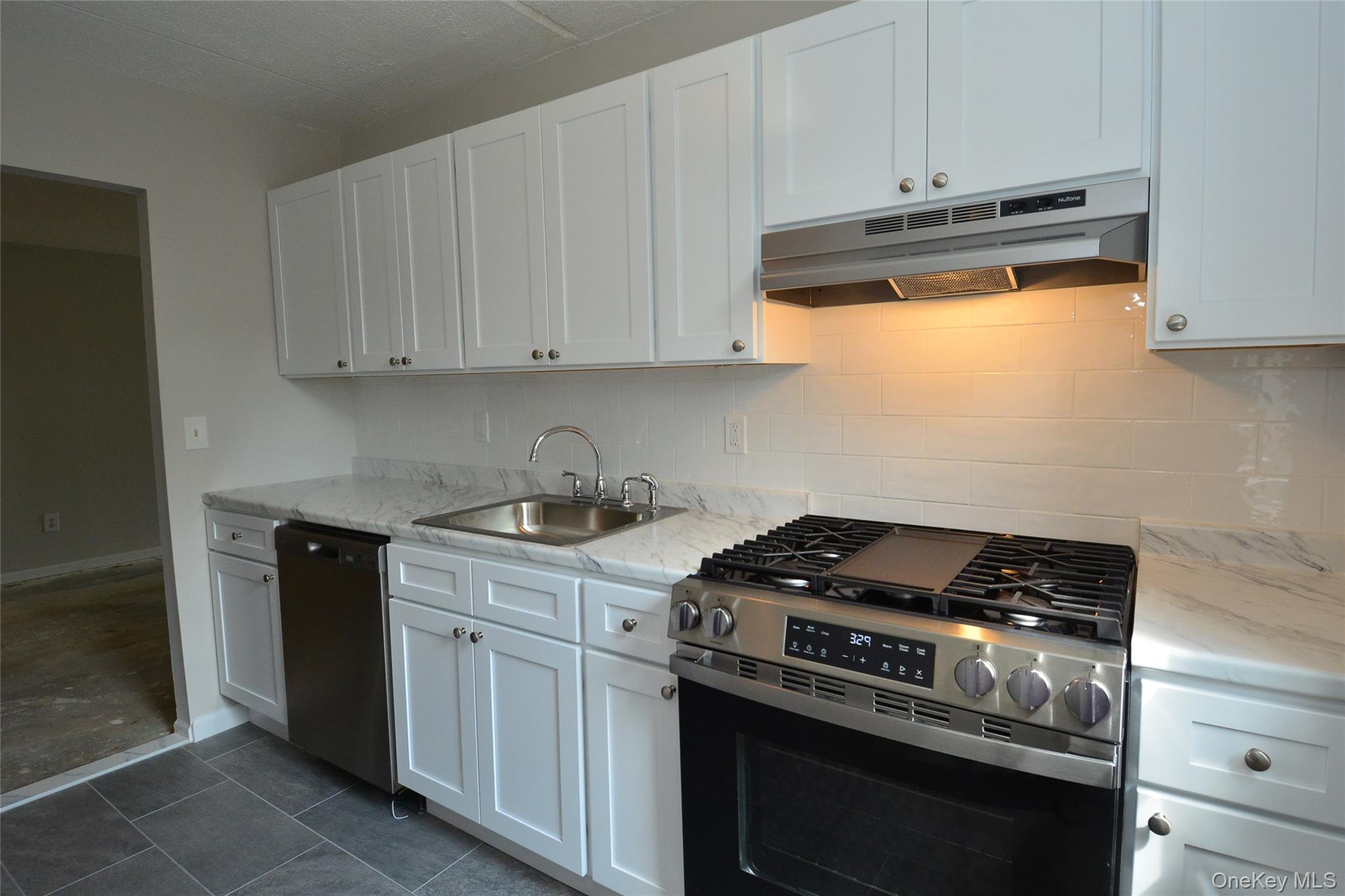 1 Consulate Drive 3k Property Photo 10