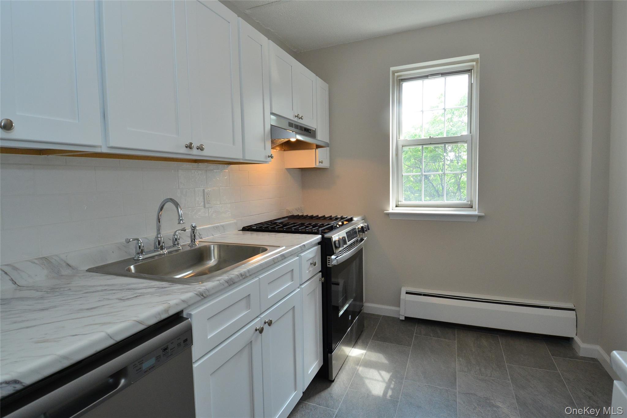 1 Consulate Drive 3k Property Photo 11