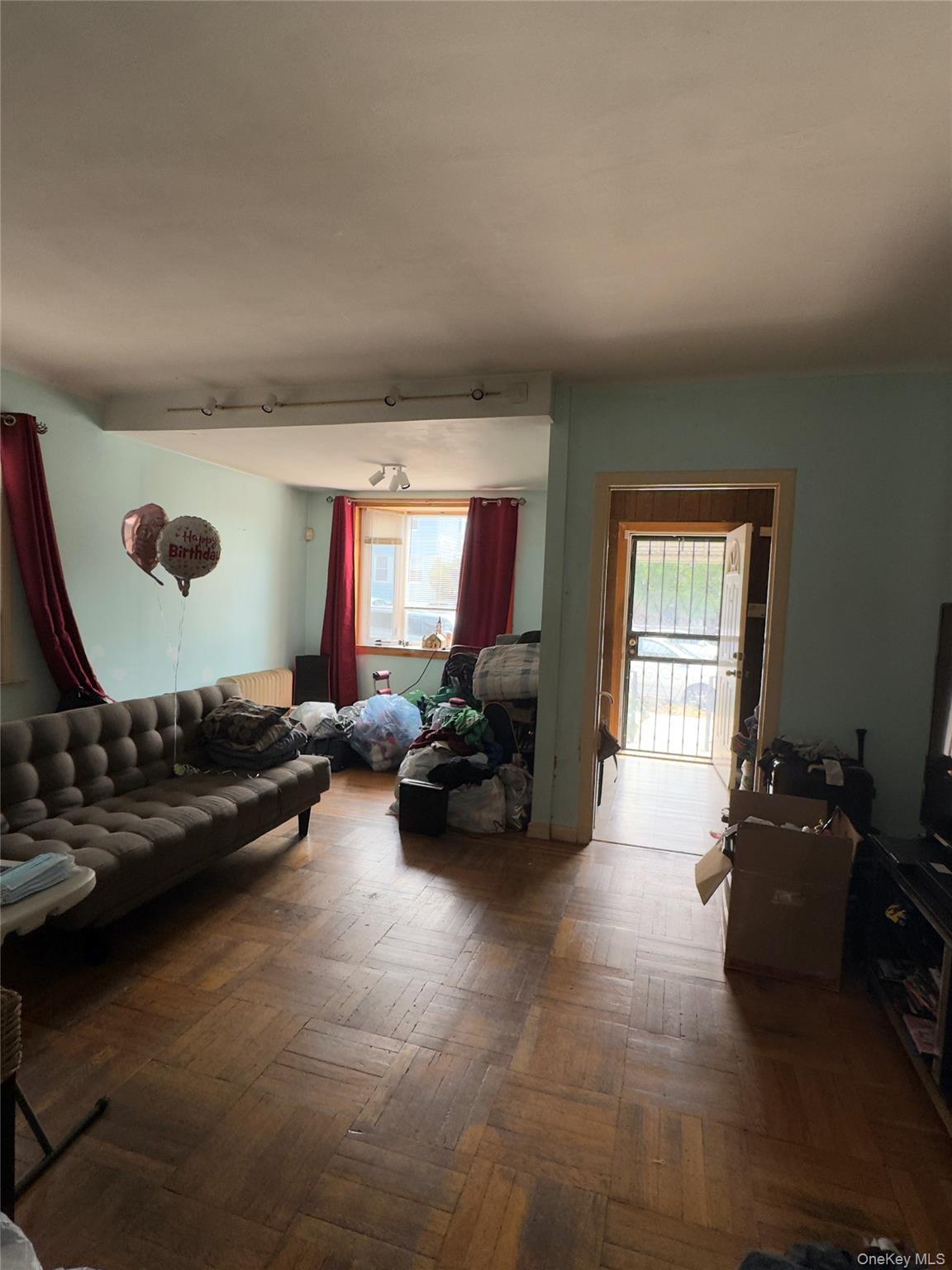 2042 Colonial Avenue Property Photo 18