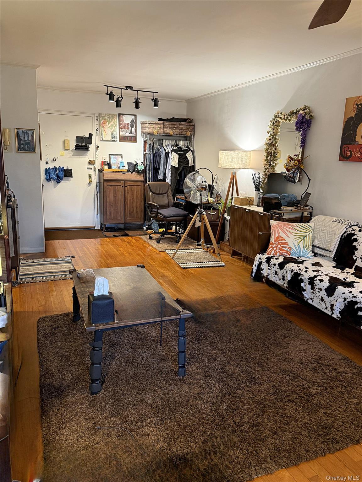 34-43 60th Street 6k Property Photo 2