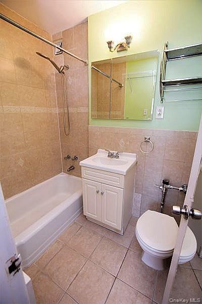 34-43 60th Street 6k Property Photo 6