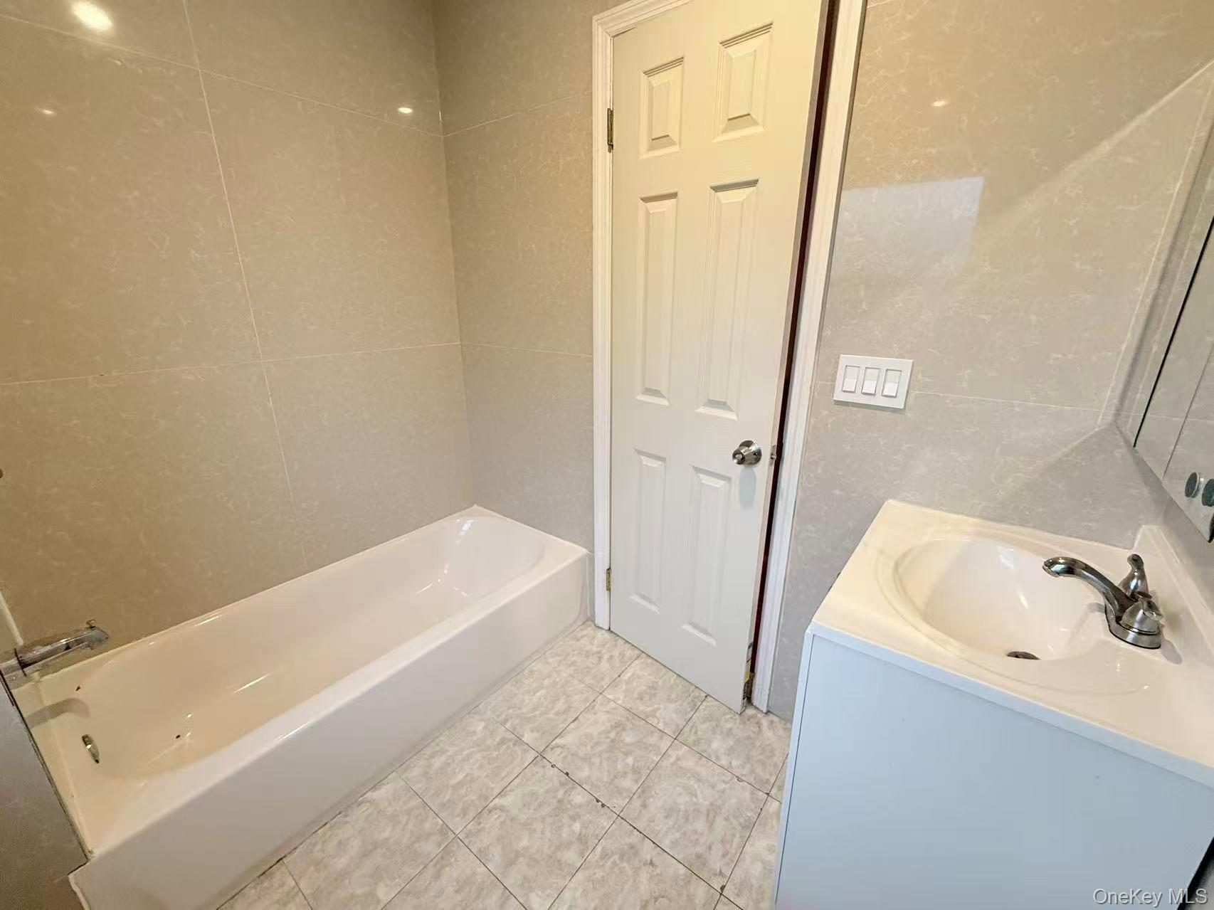 45-28 Parsons Boulevard Property Photo 8