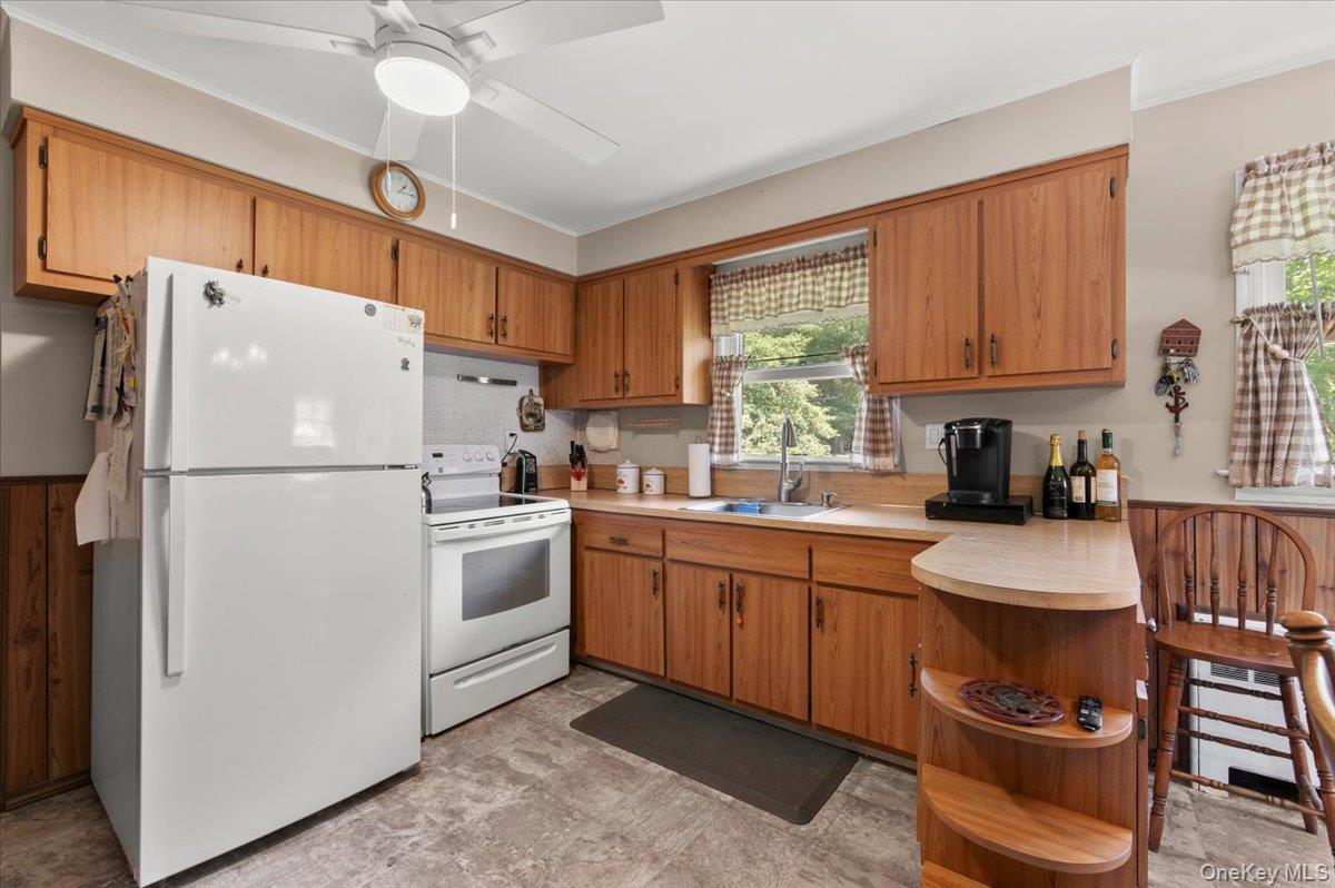101 Lake Avenue Property Photo 7