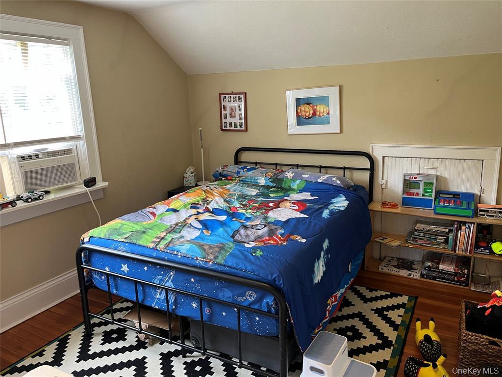 25 Willow Avenue Property Photo 10