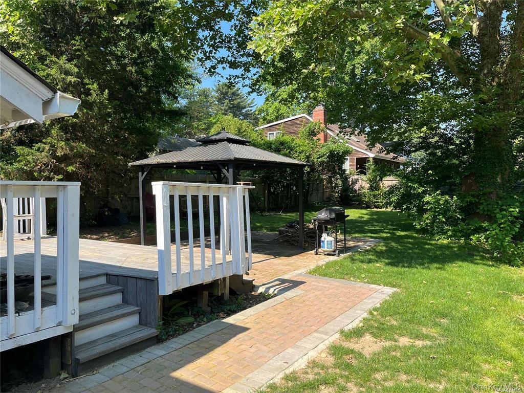 25 Willow Avenue Property Photo 12