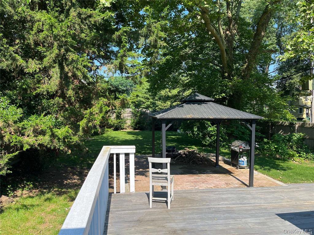 25 Willow Avenue Property Photo 13