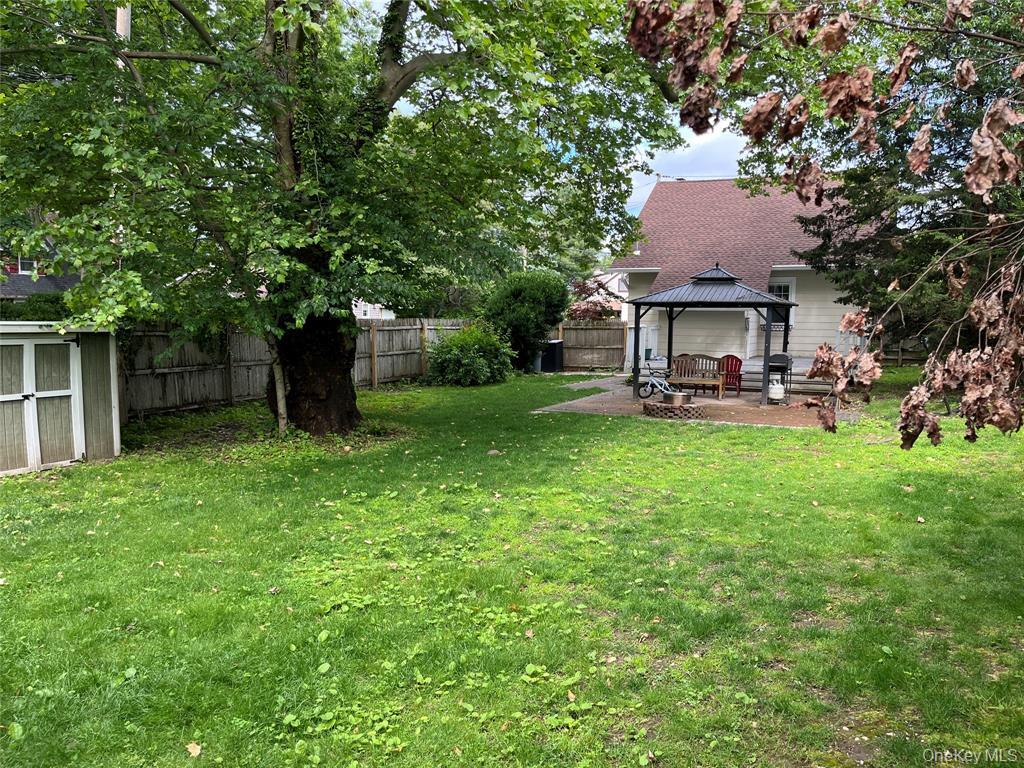 25 Willow Avenue Property Photo 14