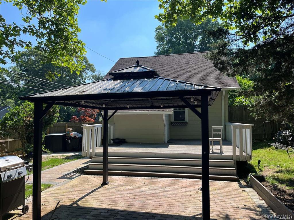 25 Willow Avenue Property Photo 16